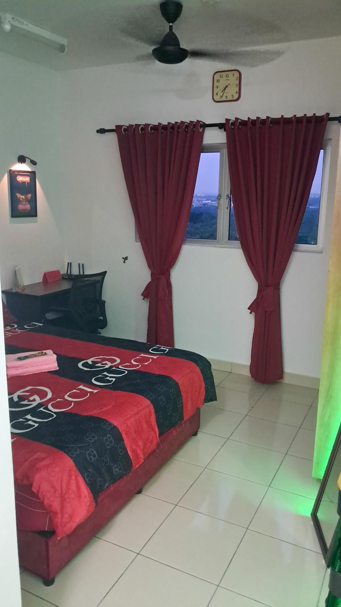 The Red Room Alanis Residence Σεπάνγκ Εξωτερικό φωτογραφία